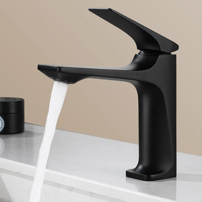 Brass Core Modern Bathroom Sink Faucet Single Handle Deck Mounted Wash Basin Water Tap Hot and Cold Mixer
